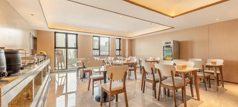 季枫酒店(伊宁万容广场店)图片