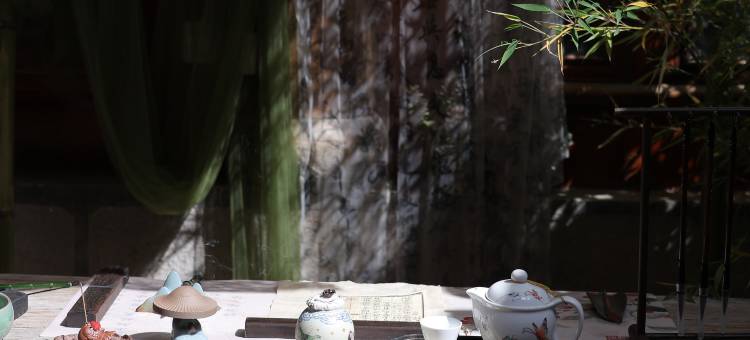 静隅花间•与诗同眠图片