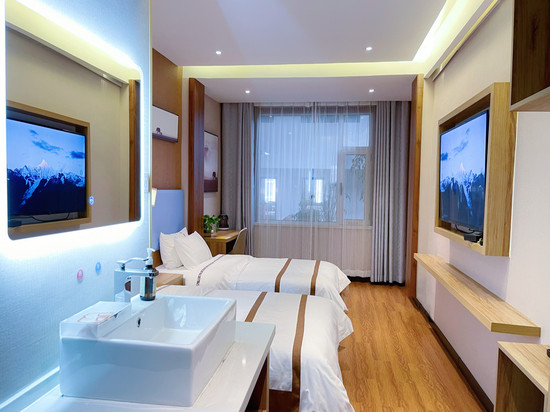 精途酒店(长治平顺店)