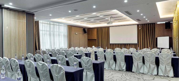 格林东方酒店(石屏巨龙豪庭店)图片