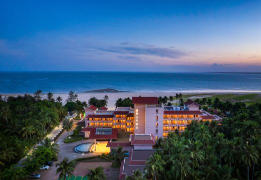 爱景国际酒店外景图