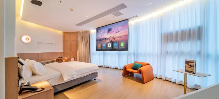 云见栖舍酒店(重庆观音桥步行街九街店)图片