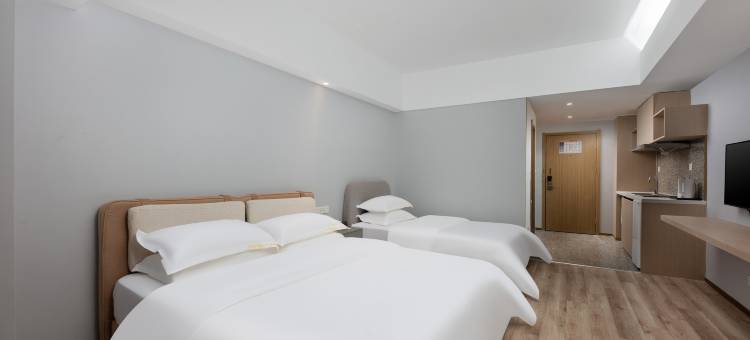 亚悦酒店(郑州中原福塔地铁站店)图片