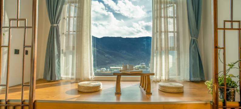 宾川鸡足山朝圣居图片