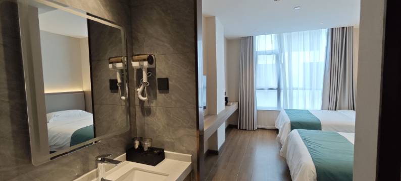 铂漫轻居酒店(惠州仲恺高新区店)图片