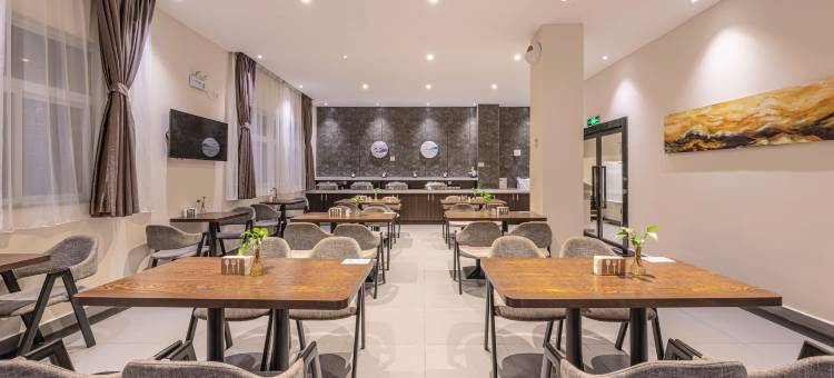 云上四季尚品酒店(玉溪淘宝街万达广场店)图片