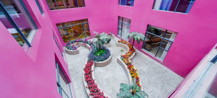 希尔顿艺术酒店(上饶万年财富步行街润丰购物广场店)图片