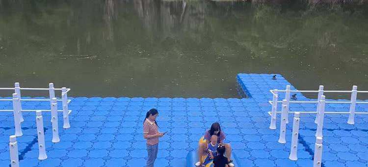荥经青杠湖畔桃园农家乐图片