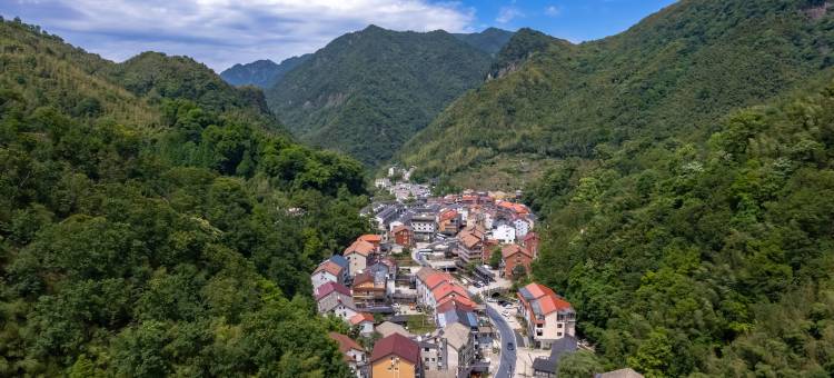溪川苑·轻奢villa·溯溪度假美宿(安吉天荒坪藏龙百瀑漂流店)图片