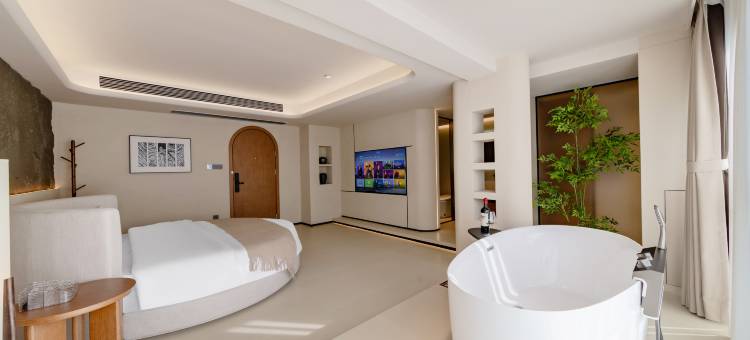 秋寓·设计师智能美宿(汕头珠江路美食街高铁站店)图片