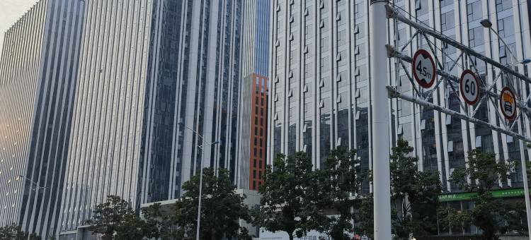 四季床王酒店(郑州高铁东站店)图片