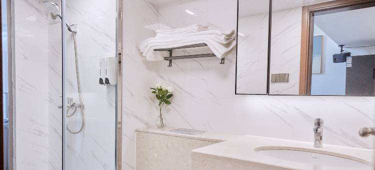 仟禧海景Loft公寓(龙光世纪商务中心高铁站店)图片