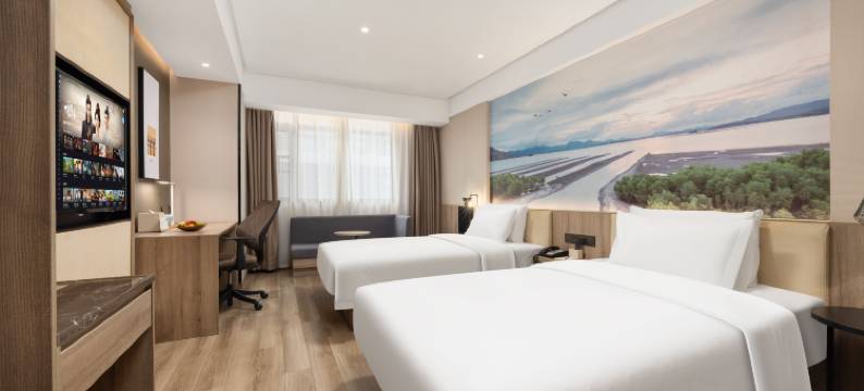 惠州惠阳高铁站万联广场亚朵酒店图片