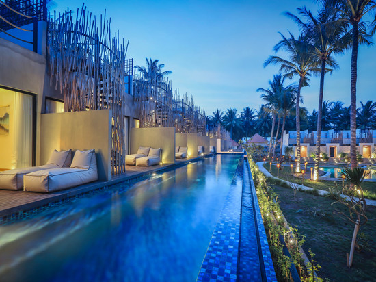 塞巴厘岛佩尼达海滩度假村