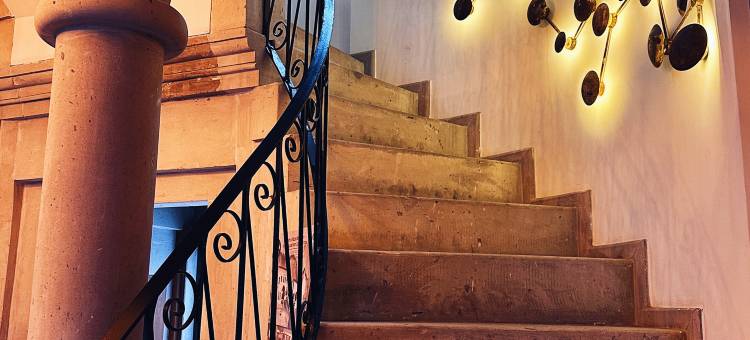 四大豪华酒店(Four Mansions Hotel)图片