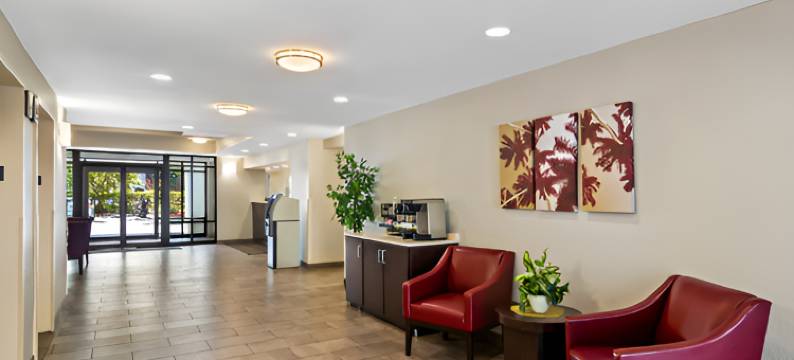 杰克逊维尔绍斯波因特红顶Plus酒店(Red Roof Plus+ Jacksonville - Southpoint)图片