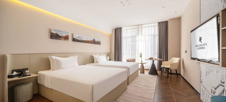 丽呈朗誉酒店(喀什行政服务中心小亚郎湿地公园店)图片