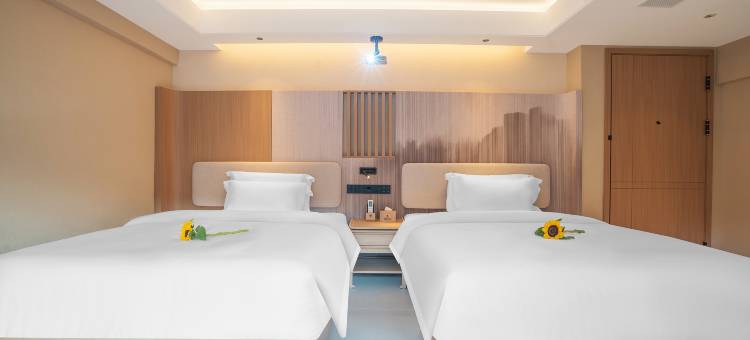 留白溪涧酒店(西江千户苗寨大北门店)图片