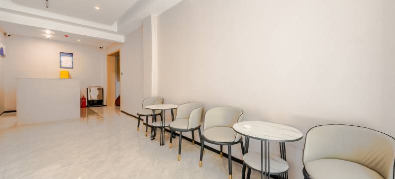 轻住酒店(青岛台东步行街营口路店)图片