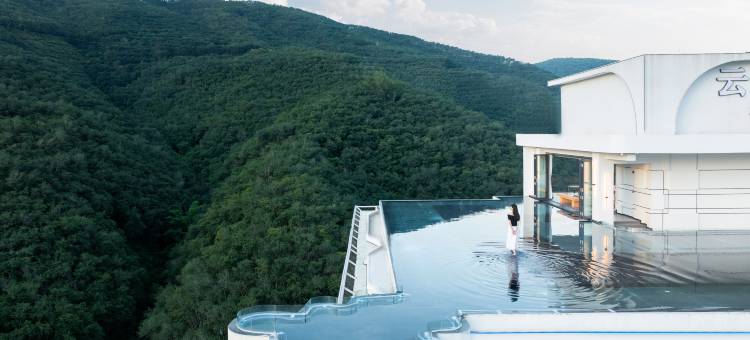 云漫星空悬崖全景度假酒店(告庄西双景店)图片