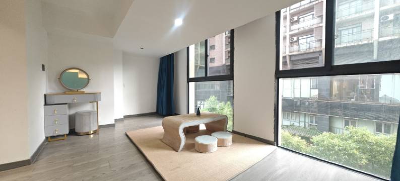 寒暄智能民宿(江汉路步行街店)图片