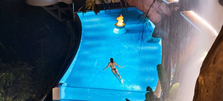 素日青禾悬崖瀑布野奢酒店图片