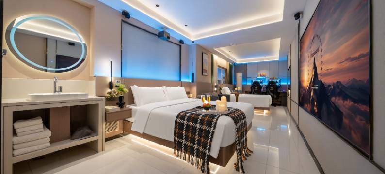 叶与晨电竞电影酒店(建设大街东风路店)图片