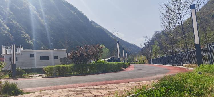 留坝露野房车露营地图片
