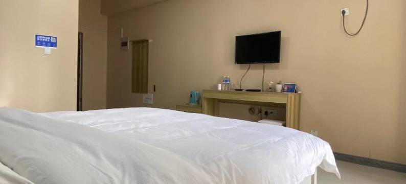 朋克精品酒店(洛阳龙门高铁宝龙广场店)图片