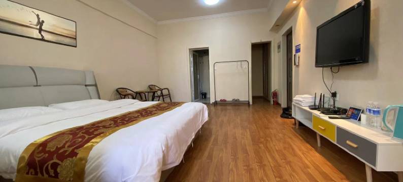 朋克精品酒店(洛阳龙门高铁宝龙广场店)图片