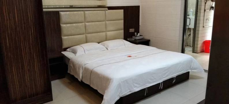 康乐公寓(南庄绿岛湖地铁站店)图片