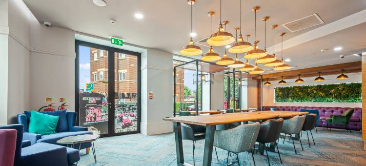 伦敦斯特拉特福酒店(Roomzzz London Stratford)图片