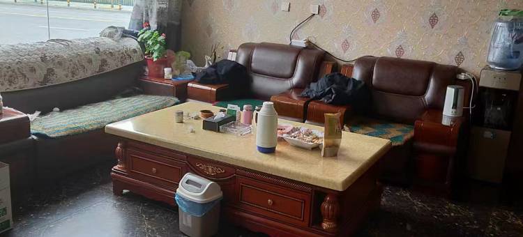 浪卡子羊卓雍湖家庭招待所图片