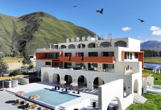 觅云野奢私汤民宿（康定新都桥店）外景图