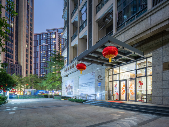 伊莲·萨维尔公寓(广州珠江新城潭村地铁站店)