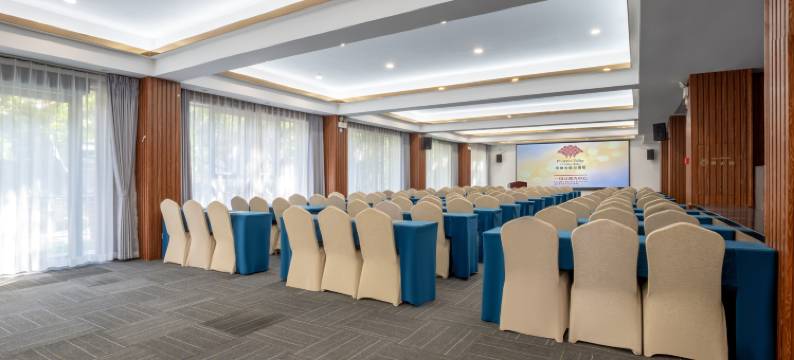 珠海凤凰谷假日酒店(拱北口岸情侣南路店)图片