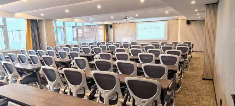 斯维登精品公寓(青岛金沙滩吾悦广场店)图片