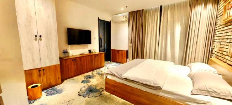 伊春逸风伴山酒店图片