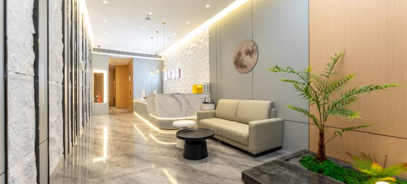 蓝天酒店(大竹中学本部煌歌广场店)图片