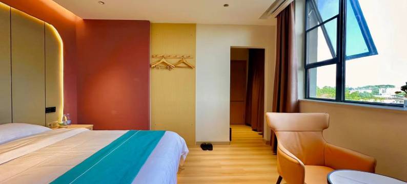 君呈智慧酒店(南宁昆仑大道先锋特训营训练基地店)图片