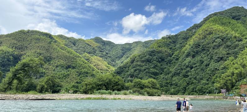 月亮湾依水山庄民宿图片