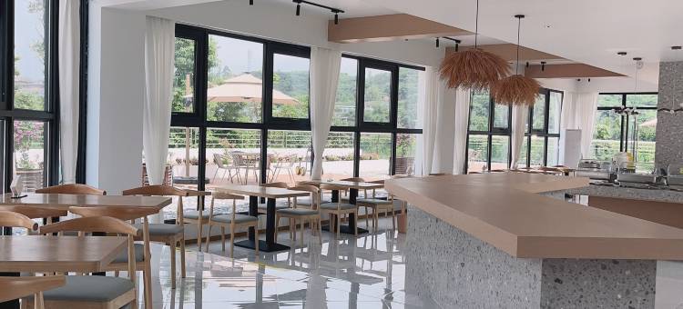 高县逸尘精品酒店(湿地公园店)图片