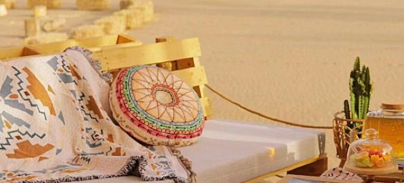 沙漠行者星空露营地图片