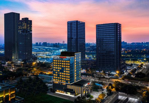 广州南站城际酒店外景图