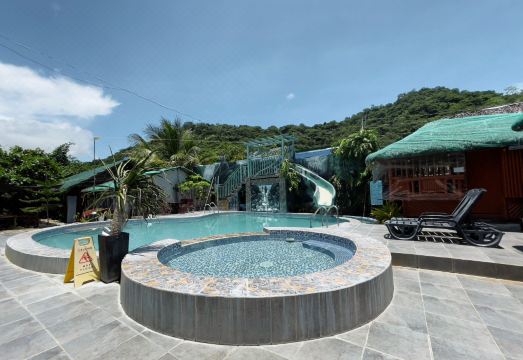 Villa Espinoza Beach Resort Nasugbu Hotel Overview