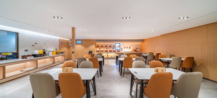 潮漫酒店(珠海湾仔口岸横琴国际会展中心店)图片