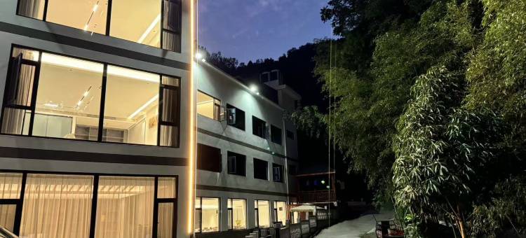石泉云江畔民宿图片