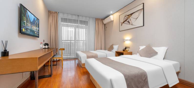 轻住·旅家美居酒店(武汉欢乐谷仁和路地铁站店)图片