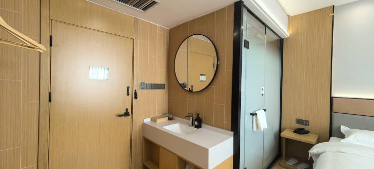 云芮酒店(新乡金穗大道人民公园店)图片