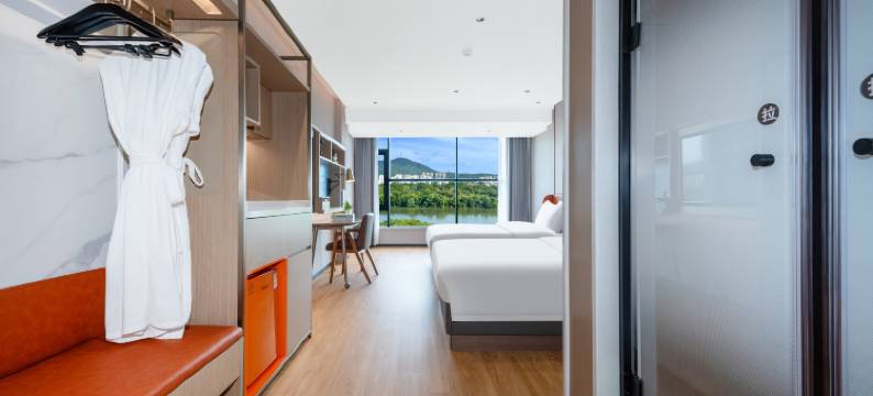 三亚峰创假日酒店(三亚湾市政府店)图片